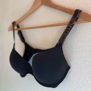 VS Bra T-shirt, push-up, full coverage, 32D